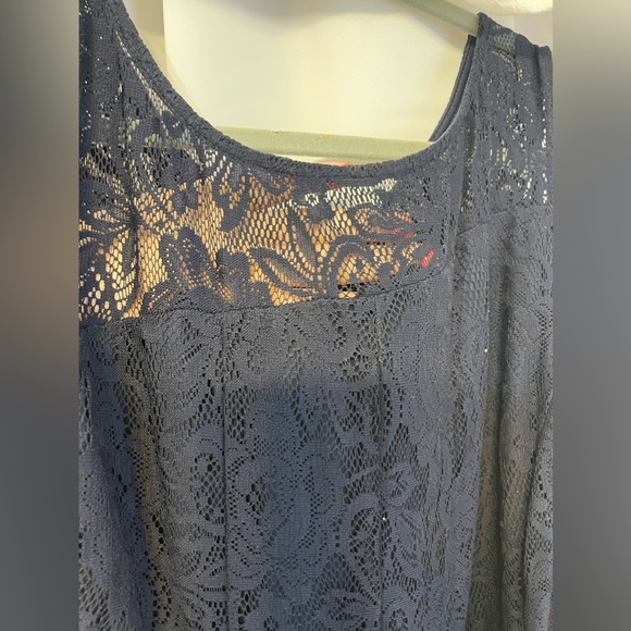 Dress - Picture 4 of 10